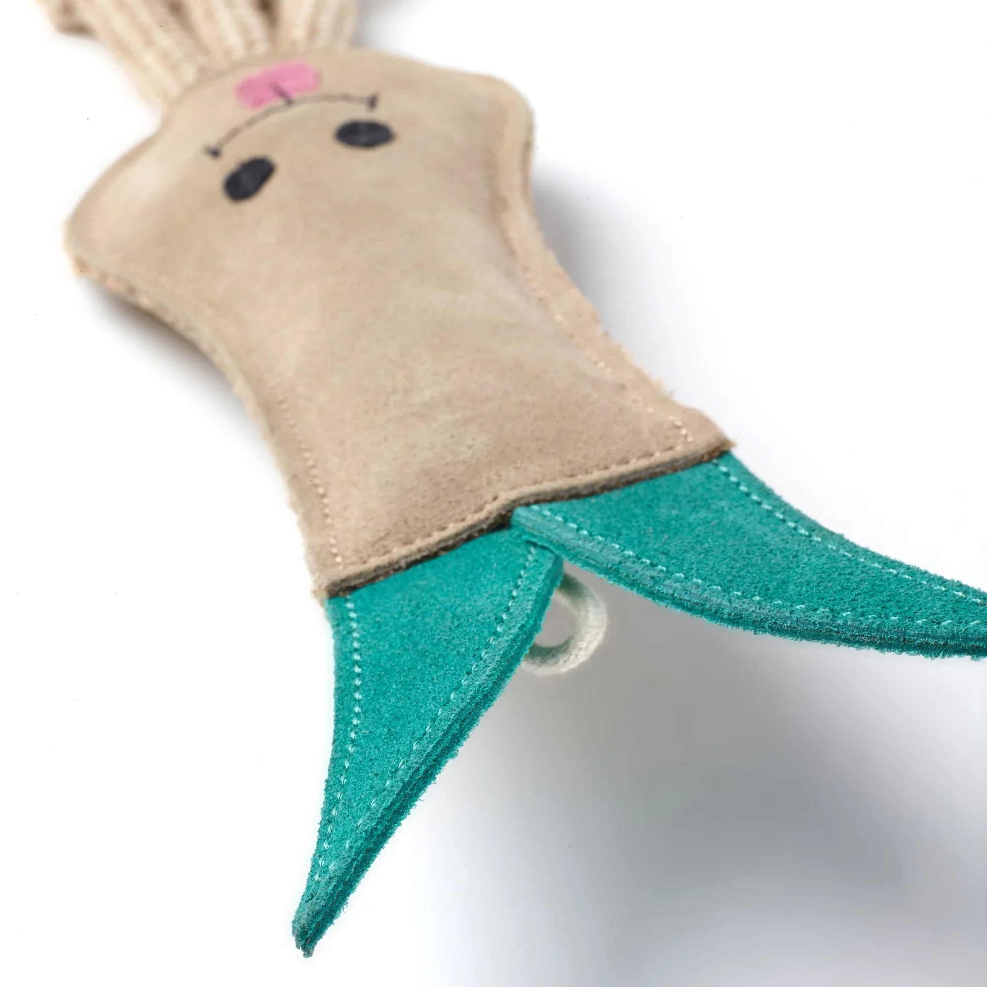 Green & Wilds Eco Dog Toy Lenny The Leek - Image 4