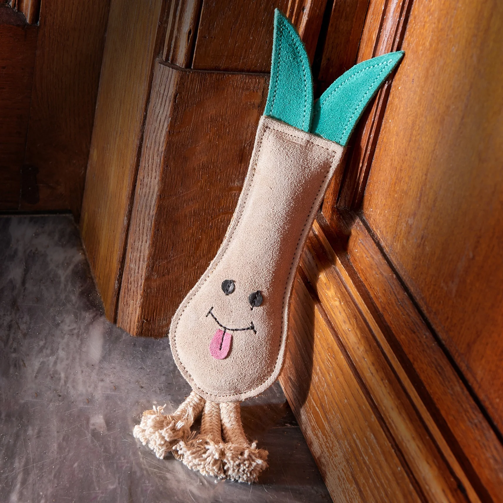 Green & Wilds Eco Dog Toy Lenny The Leek - Image 6